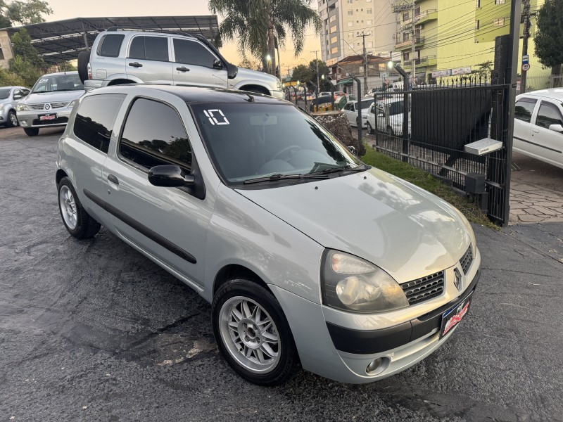 CLIO 1.0 AUTHENTIQUE 8V GASOLINA 2P MANUAL - 2004 - CAXIAS DO SUL