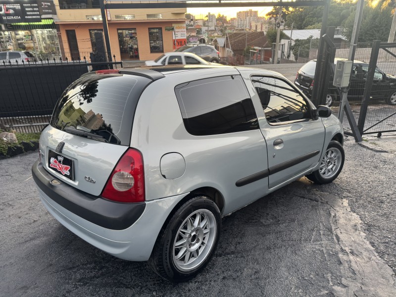 CLIO 1.0 AUTHENTIQUE 8V GASOLINA 2P MANUAL - 2004 - CAXIAS DO SUL