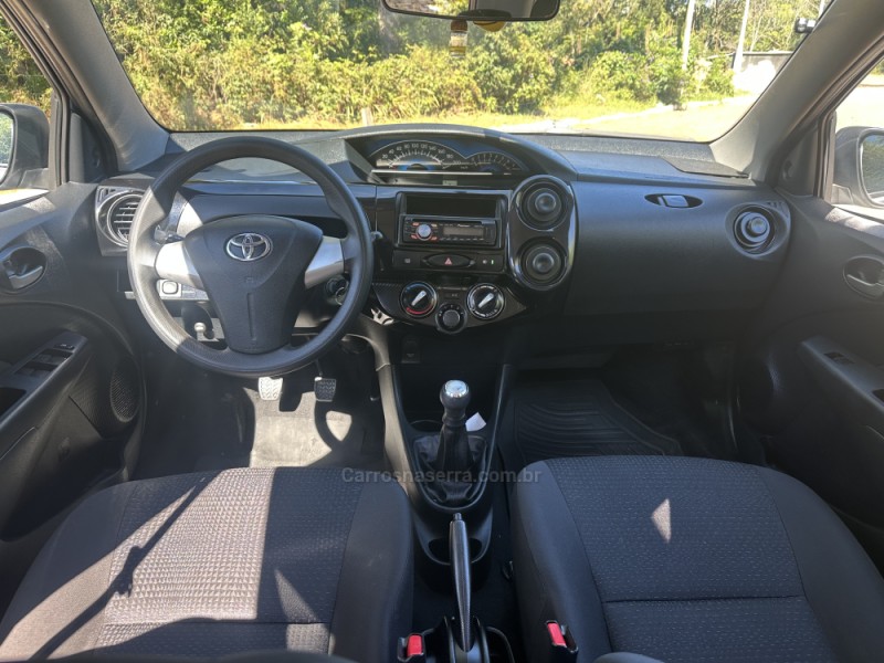 ETIOS 1.3 X 16V FLEX 4P MANUAL - 2014 - NOVA PRATA