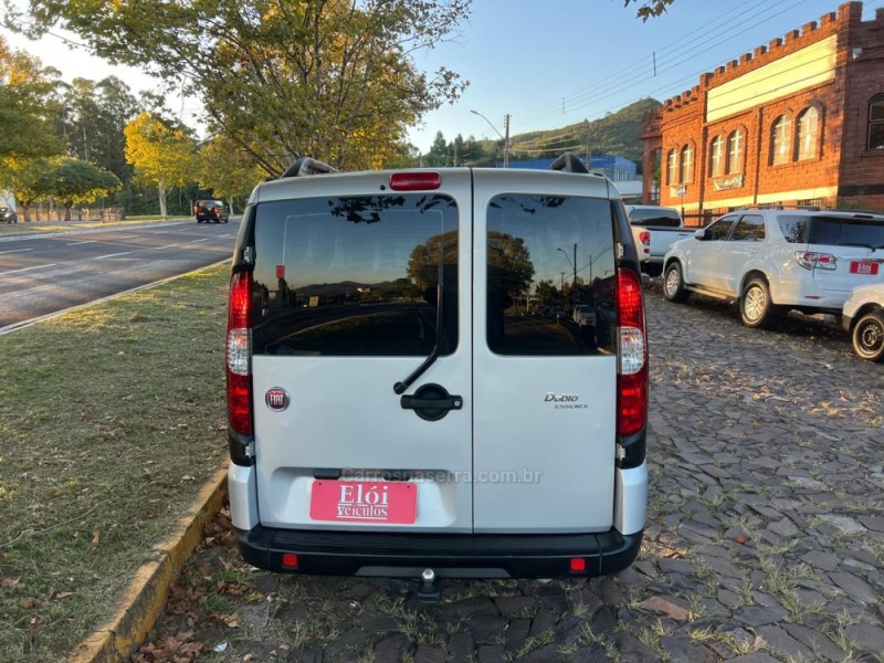 DOBLÓ 1.8 MPI ESSENCE 16V FLEX 4P MANUAL - 2017 - DOIS IRMãOS
