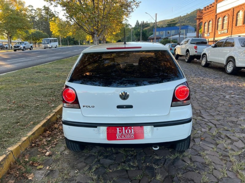 POLO 1.6 MI 8V TOTAL FLEX 4P MANUAL - 2010 - DOIS IRMãOS