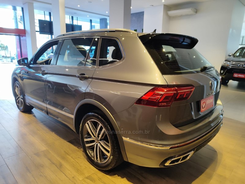 TIGUAN 2.0 ALLSPACE R-LINE 300 TSI GASOLINA 4P AUTOMÁTICO - 2023 - ERECHIM