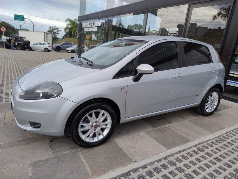 punto 1.4 attractive italia 8v flex 4p manual 2012 caxias do sul