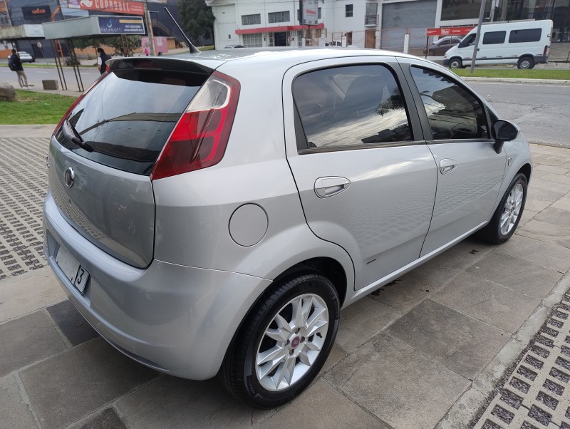 PUNTO 1.4 ATTRACTIVE ITALIA 8V FLEX 4P MANUAL - 2012 - CAXIAS DO SUL