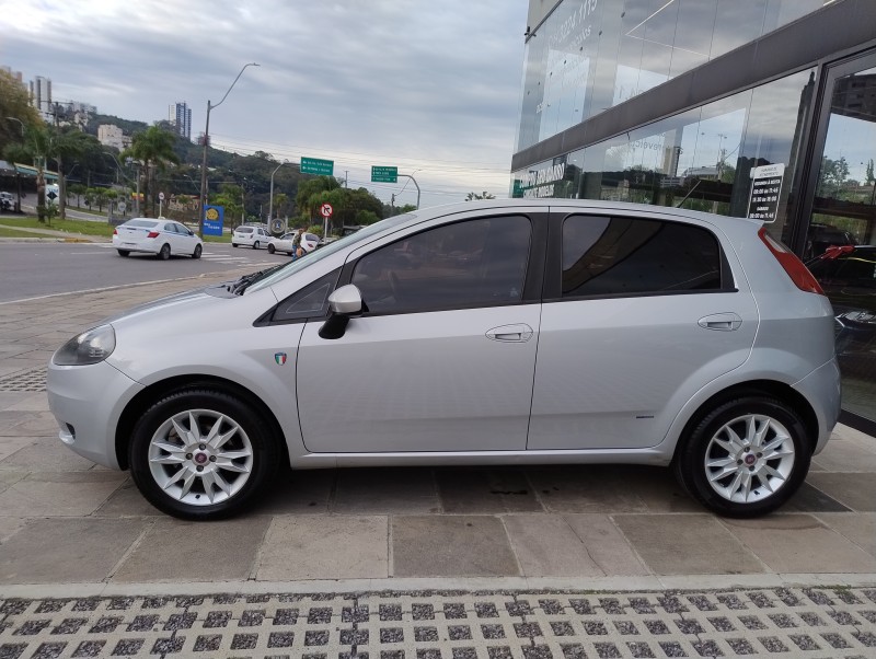 PUNTO 1.4 ATTRACTIVE ITALIA 8V FLEX 4P MANUAL - 2012 - CAXIAS DO SUL