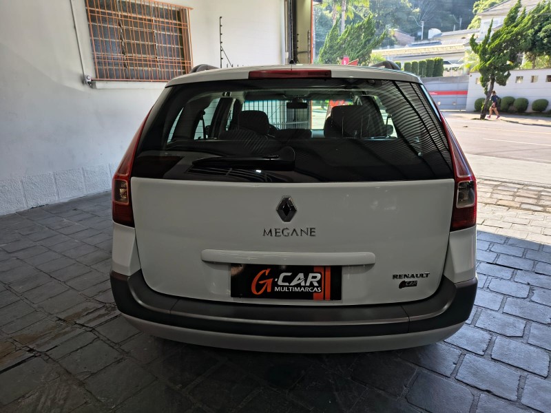 MÉGANE 1.6 DYNAMIQUE GRAND TOUR 16V FLEX 4P MANUAL - 2011 - CAXIAS DO SUL