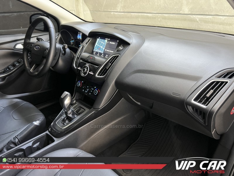 FOCUS 2.0 TITANIUM PLUS FASTBACK 16V FLEX 4P AUTOMÁTICO - 2017 - FARROUPILHA