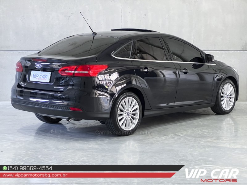 FOCUS 2.0 TITANIUM PLUS FASTBACK 16V FLEX 4P AUTOMÁTICO - 2017 - FARROUPILHA