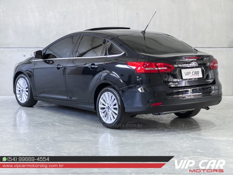 FOCUS 2.0 TITANIUM PLUS FASTBACK 16V FLEX 4P AUTOMÁTICO - 2017 - FARROUPILHA