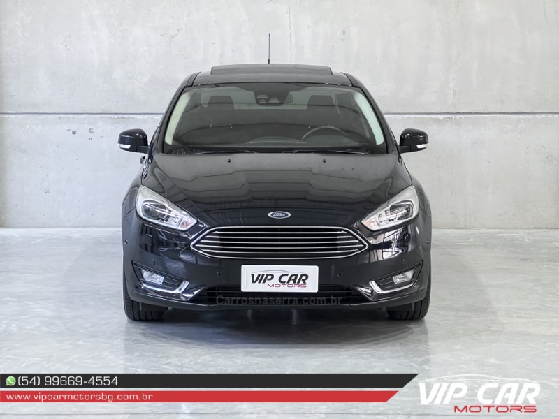 FOCUS 2.0 TITANIUM PLUS FASTBACK 16V FLEX 4P AUTOMÁTICO - 2017 - FARROUPILHA