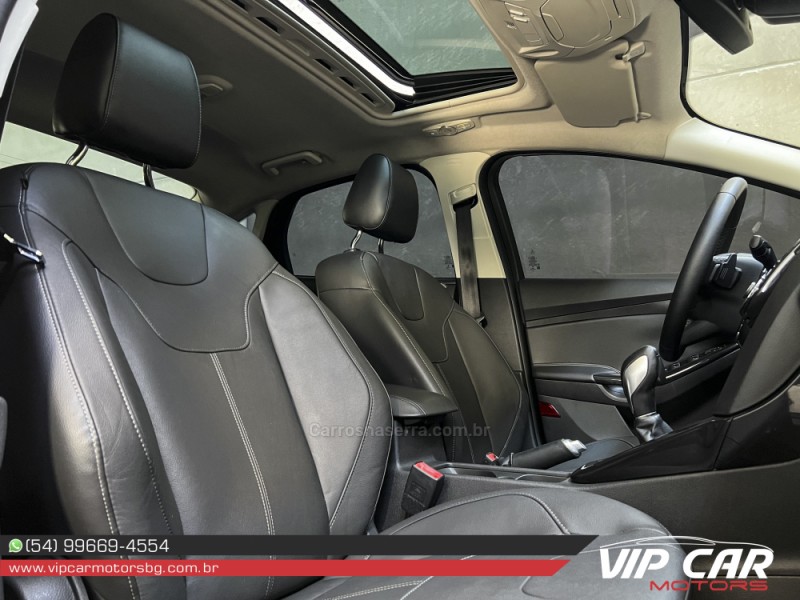 FOCUS 2.0 TITANIUM PLUS FASTBACK 16V FLEX 4P AUTOMÁTICO - 2017 - FARROUPILHA