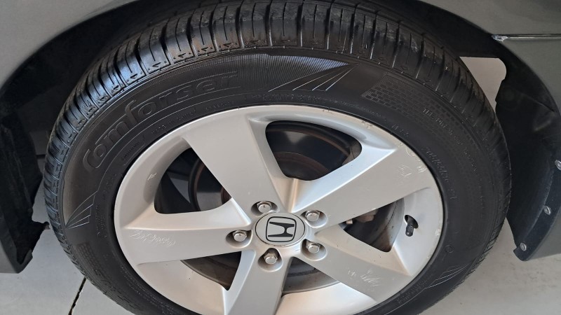 CIVIC 1.8 LXS 16V GASOLINA 4P MANUAL - 2007 - SãO SEBASTIãO DO CAí