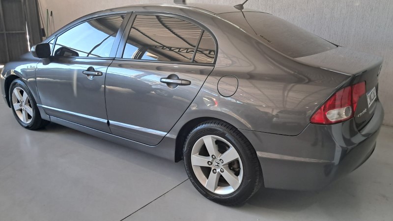 CIVIC 1.8 LXS 16V GASOLINA 4P MANUAL - 2007 - SãO SEBASTIãO DO CAí