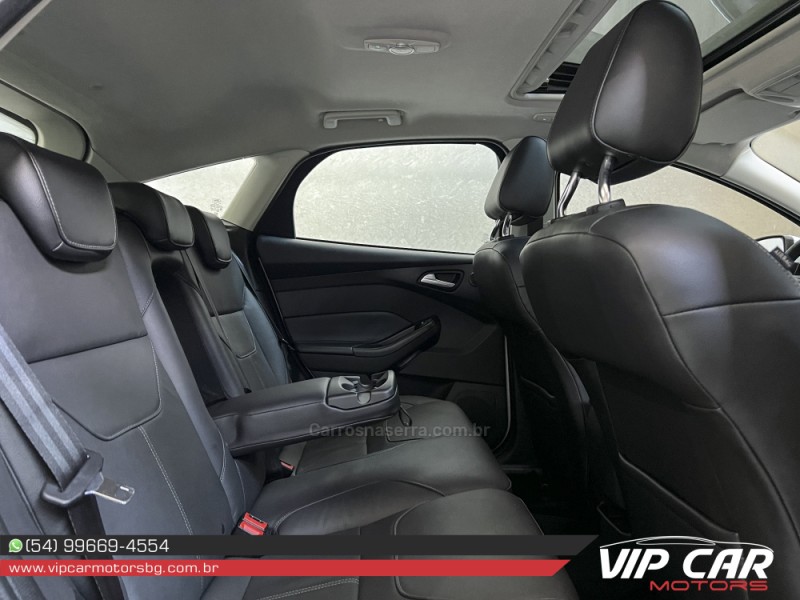 FOCUS 2.0 TITANIUM HATCH 16V FLEX 4P AUTOMÁTICO - 2017 - FARROUPILHA