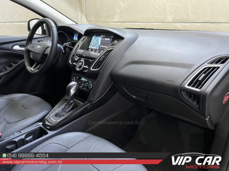 FOCUS 2.0 TITANIUM HATCH 16V FLEX 4P AUTOMÁTICO - 2017 - FARROUPILHA