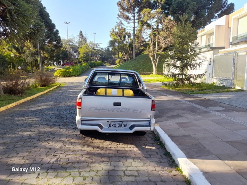 S10 4.3 SFI DLX 4X2 CD V6 12V GASOLINA 4P MANUAL - 1998 - FARROUPILHA