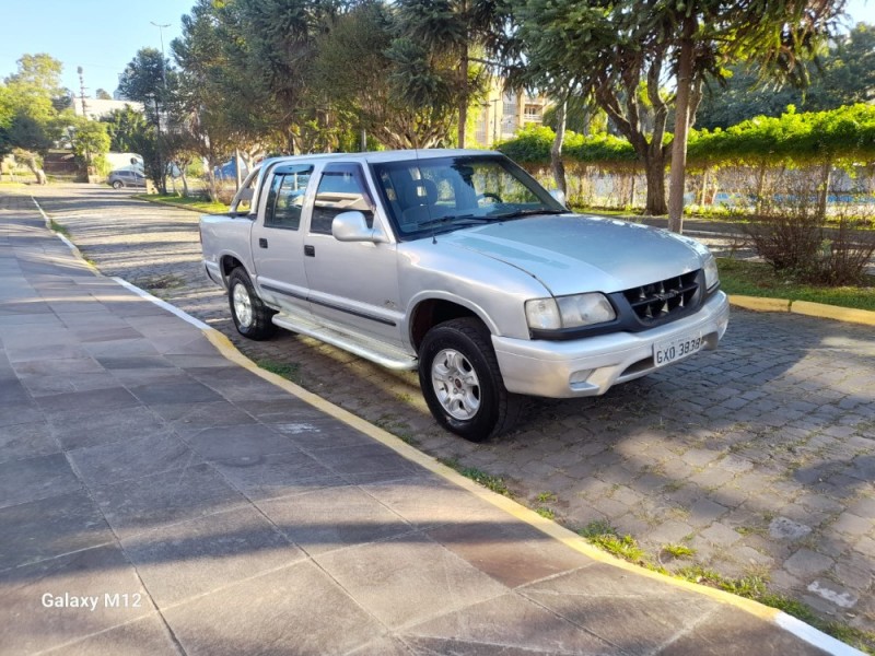 S10 4.3 SFI DLX 4X2 CD V6 12V GASOLINA 4P MANUAL - 1998 - FARROUPILHA