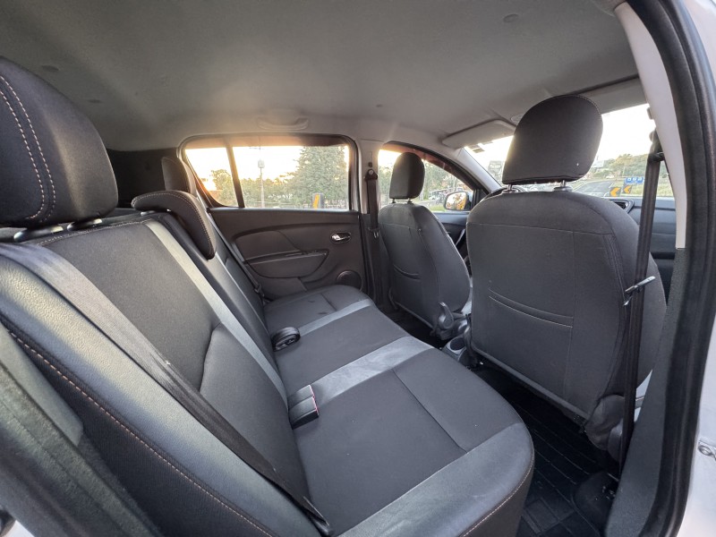 SANDERO 1.6 STEPWAY 8V FLEX 4P MANUAL - 2017 - DOIS IRMãOS
