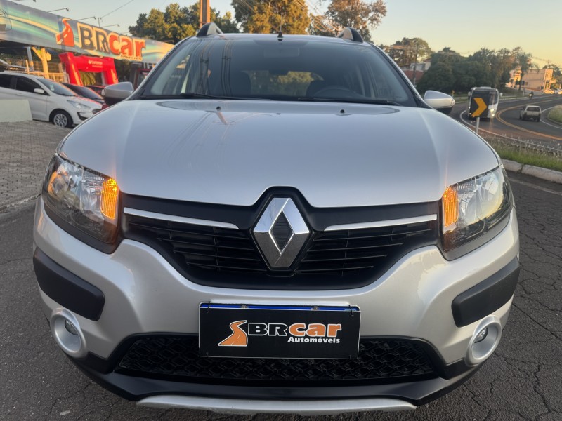SANDERO 1.6 STEPWAY 8V FLEX 4P MANUAL - 2017 - DOIS IRMãOS