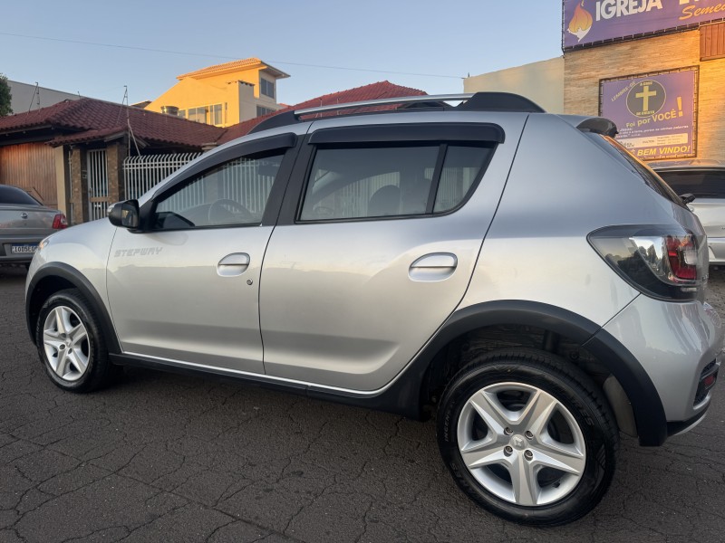 SANDERO 1.6 STEPWAY 8V FLEX 4P MANUAL - 2017 - DOIS IRMãOS