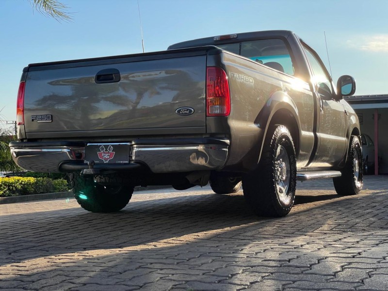 F-250 4.2 XLT 4X2 CS TURBO DIESEL 2P MANUAL - 2002 - TEUTôNIA