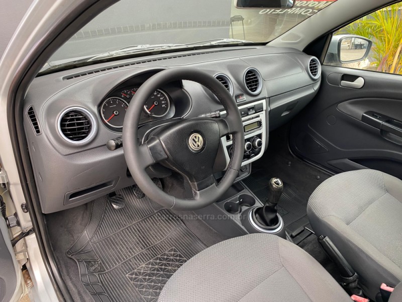 VOYAGE 1.0 MI CITY 8V FLEX 4P MANUAL - 2013 - PAROBé