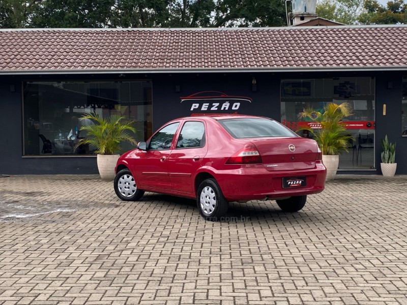 PRISMA 1.4 MPFI JOY 8V FLEX 4P MANUAL - 2007 - PAROBé