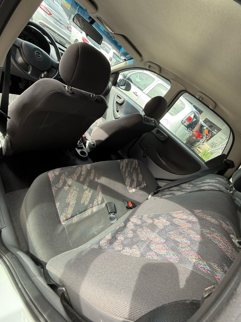 CORSA 1.8 MPFI MAXX 8V FLEX 4P MANUAL - 2005 - CAXIAS DO SUL