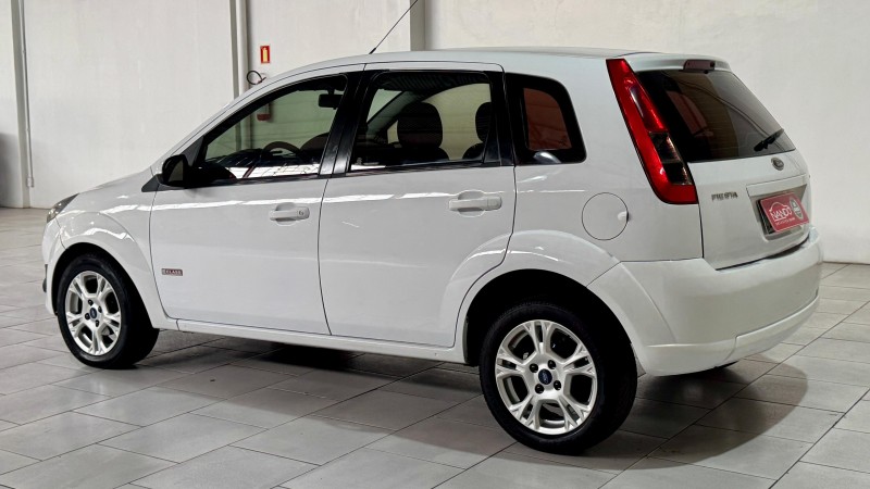 FIESTA 1.6 MPI HATCH 8V FLEX 4P MANUAL - 2013 - ESTâNCIA VELHA