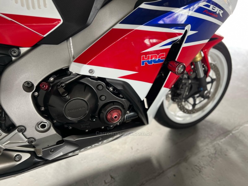 CBR 1000RR FIREBLADE - 2013 - CAXIAS DO SUL