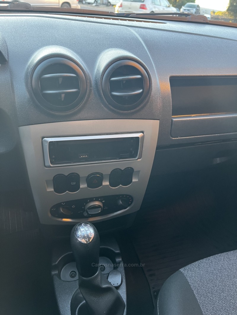 LOGAN 1.0 EXPRESSION 16V FLEX 4P MANUAL - 2009 - CAXIAS DO SUL
