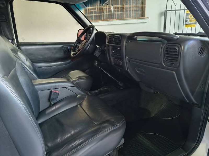 S10 2.8 EXECUTIVE 4X4 CD 12V TURBO ELECTRONIC INTERCOOLER DIESEL 4P MANUAL - 2006 - CAXIAS DO SUL