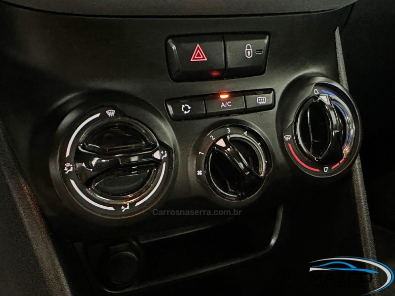 208 1.5 ACTIVE 8V FLEX 4P MANUAL - 2014 - NOVO HAMBURGO
