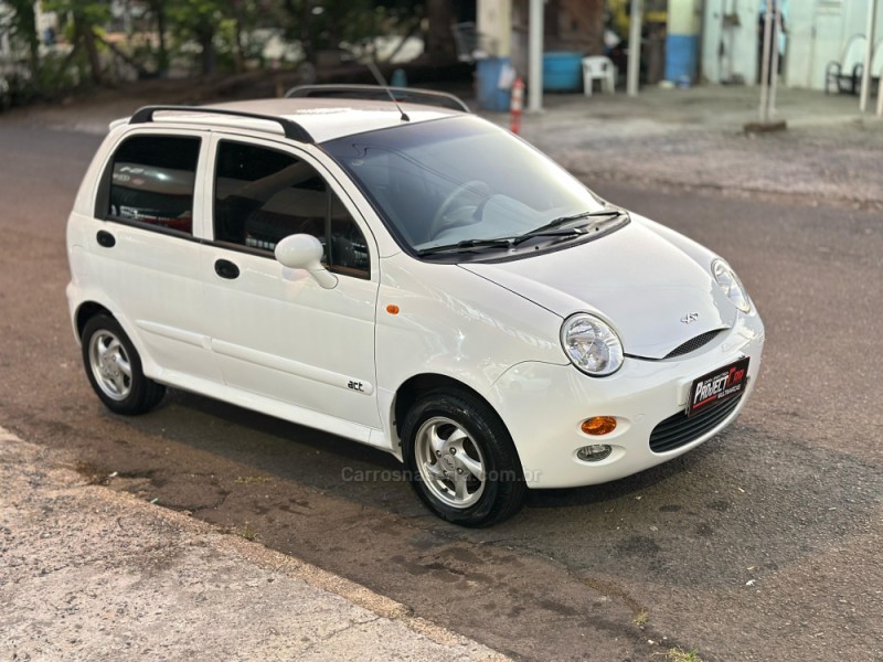 QQ 1.0 MPFI 12V GASOLINA 4P MANUAL - 2015 - NOVO HAMBURGO