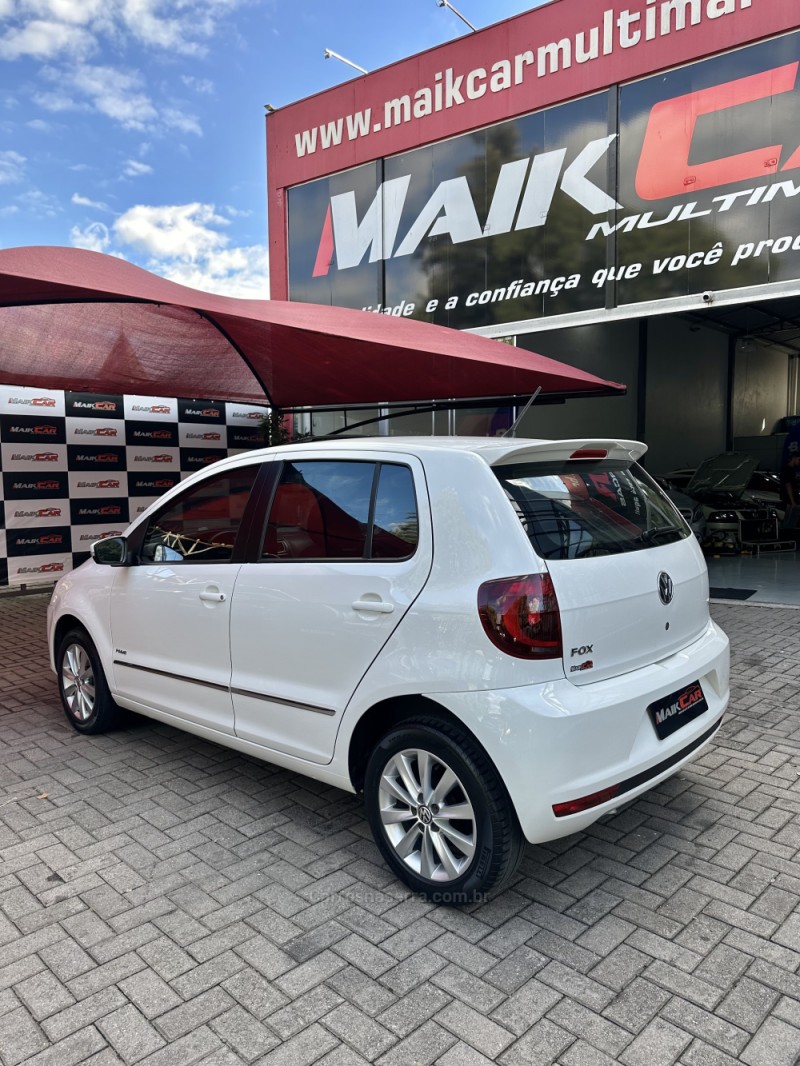 FOX 1.6 MI PRIME 8V FLEX 4P MANUAL - 2011 - ESTâNCIA VELHA