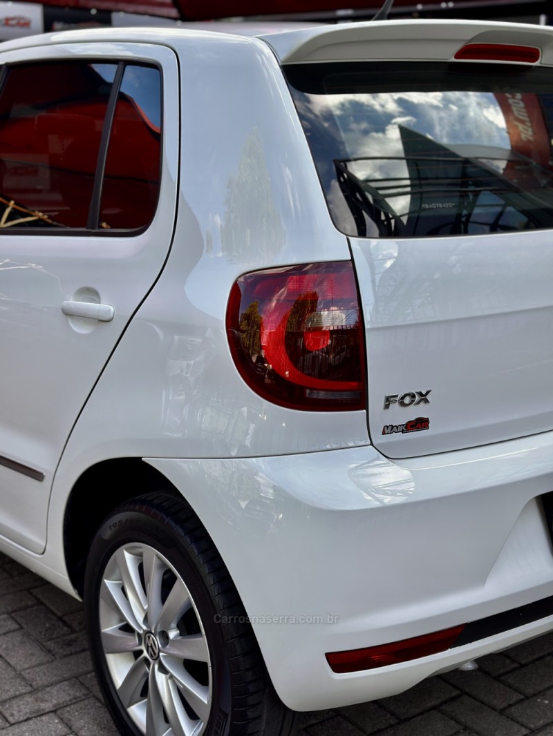 FOX 1.6 MI PRIME 8V FLEX 4P MANUAL - 2011 - ESTâNCIA VELHA