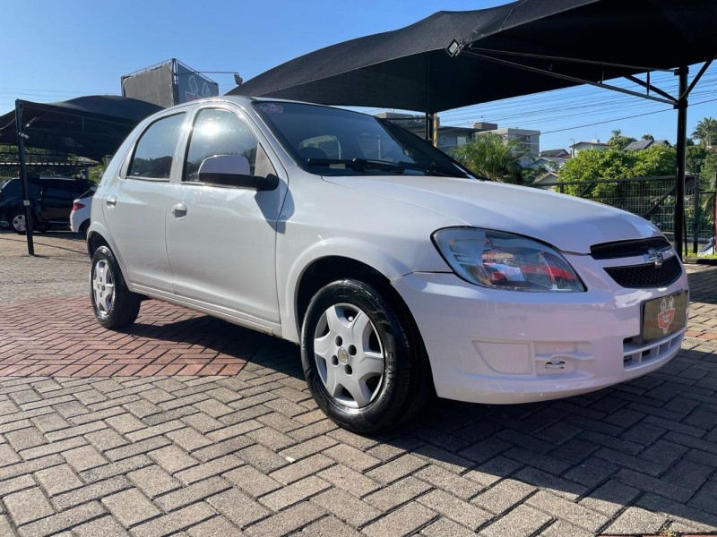 CELTA 1.0 MPFI VHC SPIRIT 8V GASOLINA 4P MANUAL - 2012 - TEUTôNIA