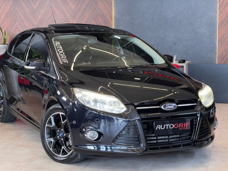 FOCUS 2.0 TITANIUM PLUS HATCH 16V FLEX 4P AUTO - 2015 - CAMPO BOM