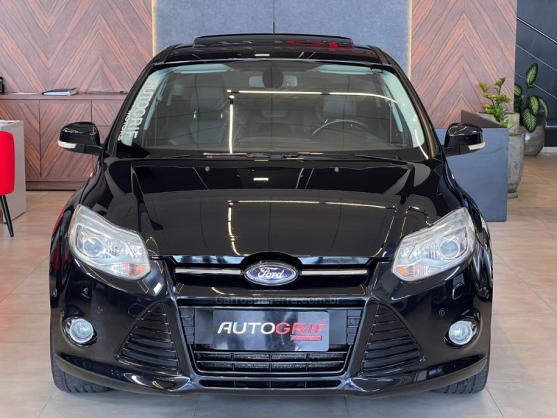 FOCUS 2.0 TITANIUM PLUS HATCH 16V FLEX 4P AUTO - 2015 - CAMPO BOM