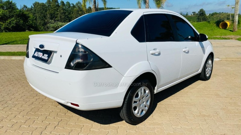 FIESTA 1.6 MPI SEDAN 8V FLEX 4P MANUAL - 2013 - DOIS IRMãOS
