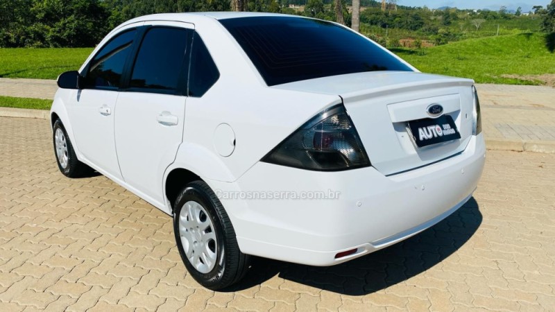 FIESTA 1.6 MPI SEDAN 8V FLEX 4P MANUAL - 2013 - DOIS IRMãOS