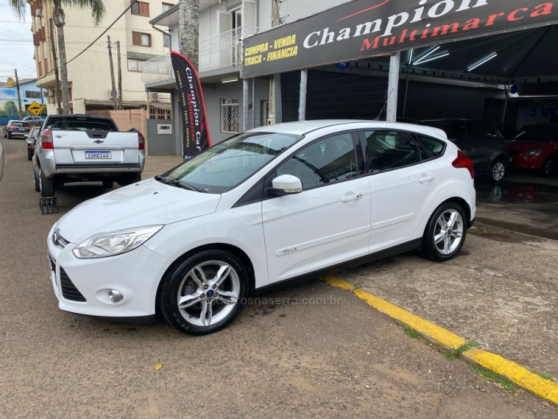 FOCUS 2.0 SE HATCH 16V FLEX 4P AUTO - 2014 - VACARIA