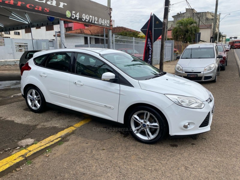 FOCUS 2.0 SE HATCH 16V FLEX 4P AUTO - 2014 - VACARIA