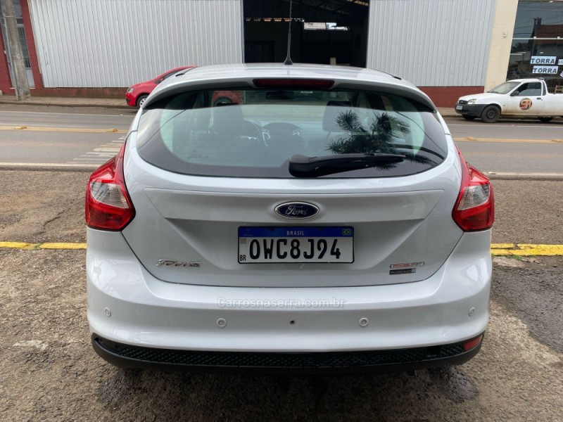 FOCUS 2.0 SE HATCH 16V FLEX 4P AUTO - 2014 - VACARIA