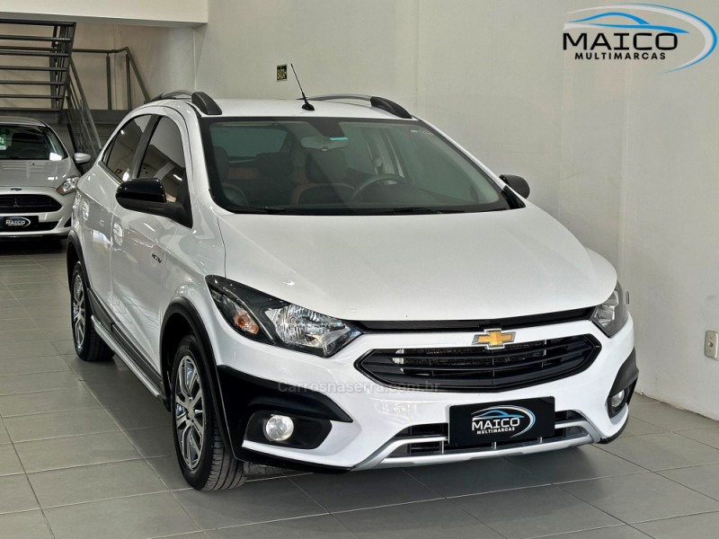ONIX 1.4 MPFI ACTIV 8V FLEX 4P MANUAL - 2017 - NOVO HAMBURGO