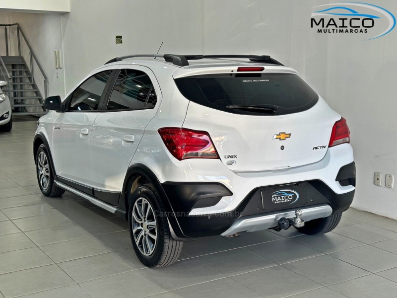 ONIX 1.4 MPFI ACTIV 8V FLEX 4P MANUAL - 2017 - NOVO HAMBURGO
