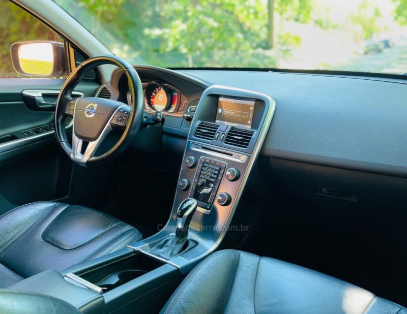 XC60 2.0 T5 DYNAMIC FWD TURBO GASOLINA 4P AUTOMÁTICO - 2014 - NOVO HAMBURGO