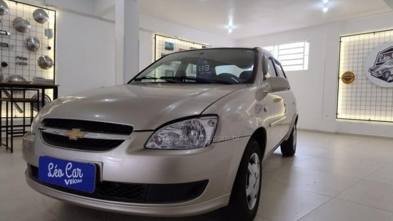 CLASSIC 1.0 MPFI LS 8V GASOLINA 4P MANUAL - 2013 - VACARIA