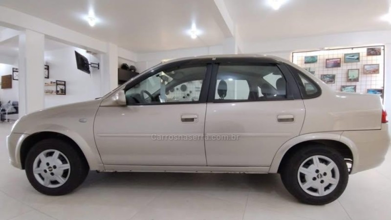 CLASSIC 1.0 MPFI LS 8V GASOLINA 4P MANUAL - 2013 - VACARIA
