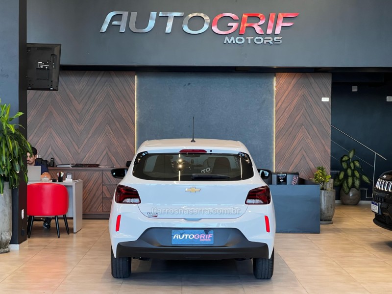 ONIX 1.0 12V FLEX 4P MANUAL - 2022 - CAMPO BOM
